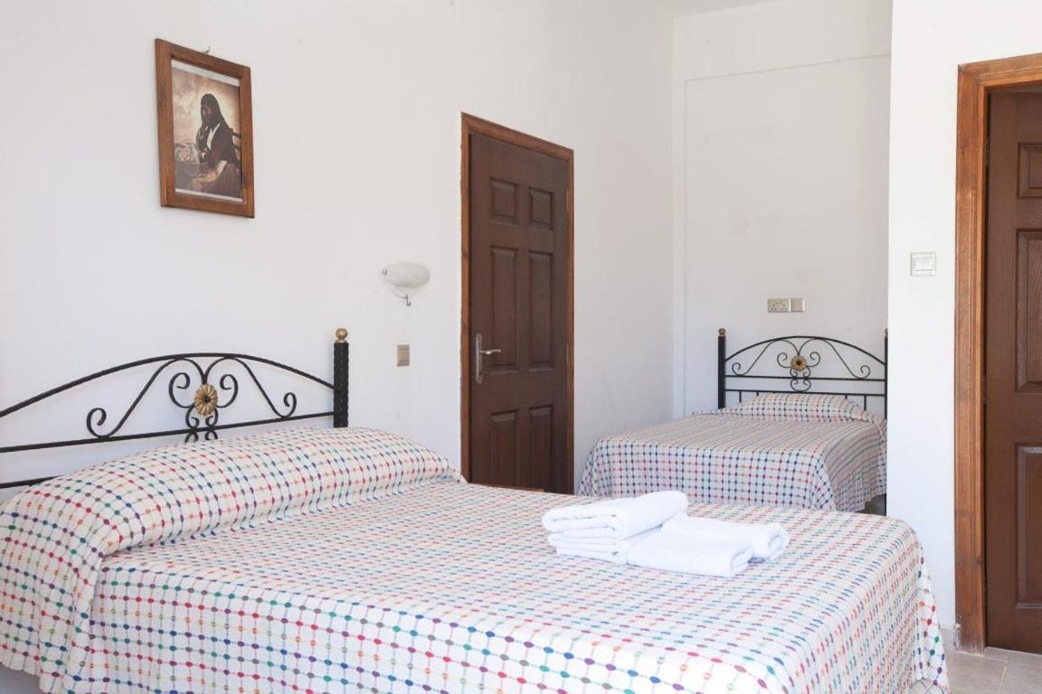 Glaro Garden Hotel Agia Trias Buitenkant foto
