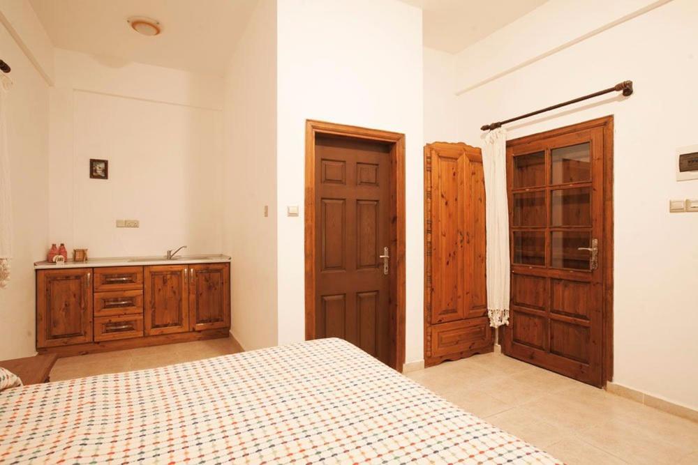 Glaro Garden Hotel Agia Trias Buitenkant foto