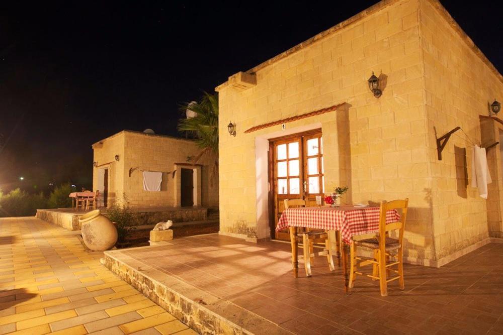 Glaro Garden Hotel Agia Trias Buitenkant foto